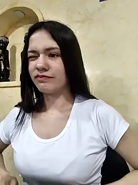 Snapshot of CHARLOTTE__05 chatting on October 2025 01:31:01 PM CHARLOTTE 05 online show from October 2025 01:31:01 PM