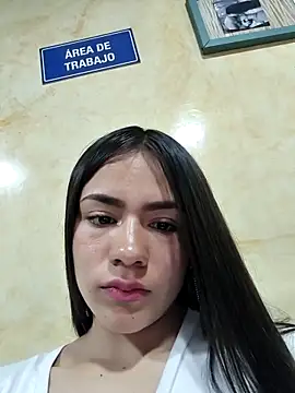 Snapshot of CHARLOTTE__05 chatting on October 2025 01:23:01 PM CHARLOTTE 05 online show from October 2025 01:23:01 PM