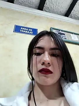 Snapshot of CHARLOTTE__05 chatting on October 2025 01:14:01 PM CHARLOTTE 05 online show from October 2025 01:14:01 PM