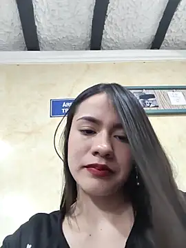 Snapshot of CHARLOTTE__05 chatting on October 2025 01:33:02 PM CHARLOTTE 05 online show from October 2025 01:33:02 PM