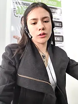 Snapshot of CHARLOTTE__05 chatting on November 2025 12:26:01 PM CHARLOTTE 05 online show from November 2025 12:26:01 PM