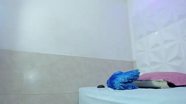 Aisha farah online show from September 2025 02:39:02 PM