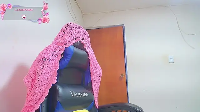 Miss Oriana online show from October 2025 02:40:01 PM