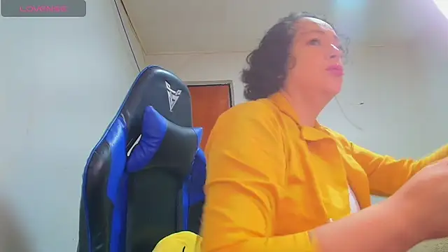 Miss Oriana online show from November 2025 03:55:01 PM