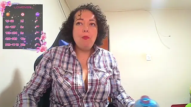 Miss Oriana online show from November 2025 08:08:02 PM