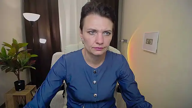 AvaSaturnian online show from September 2025 12:05:01 PM