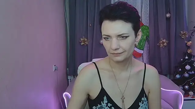 AvaSaturnian online show from December 2025 07:37:01 AM