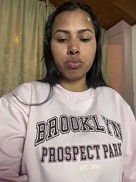 Snapshot of Michluxe_69 chatting on March 2026 03:32:02 AM Michluxe 69 online show from March 2026 03:32:02 AM