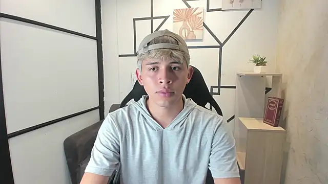 Snapshot of RyderStone_ chatting on October 2025 01:52:02 PM RyderStone online show from October 2025 01:52:02 PM