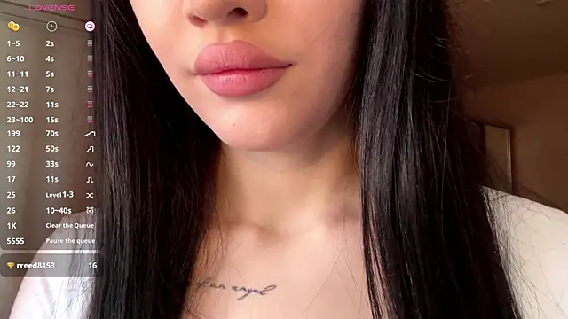 AuraJefcoat online show from April 2026 12:35:01 PM