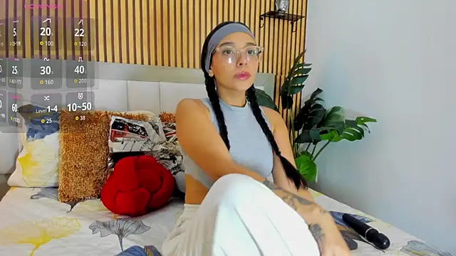 Roseaurora online show from September 2025 11:55:02 AM