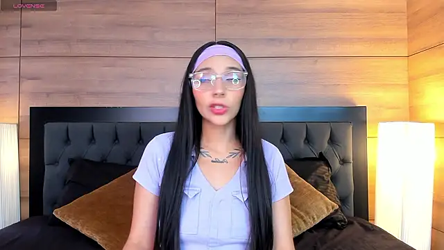 Roseaurora online show from March 2026 12:21:01 PM