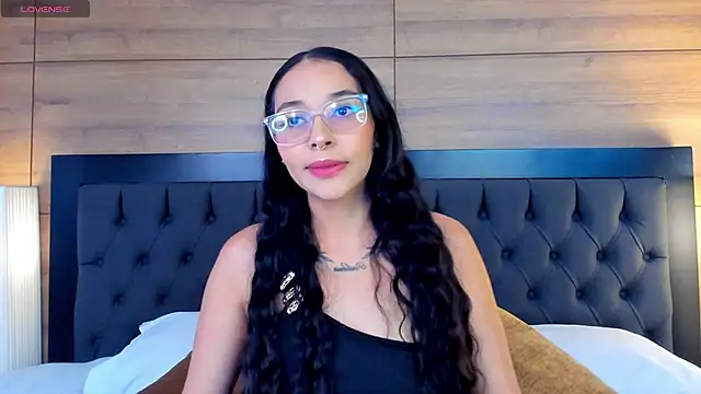 Roseaurora online show from April 2026 12:24:01 PM