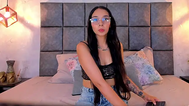 Roseaurora online show from June 2026 02:44:02 PM