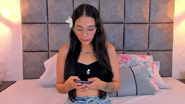 Roseaurora online show from July 2026 11:18:01 AM