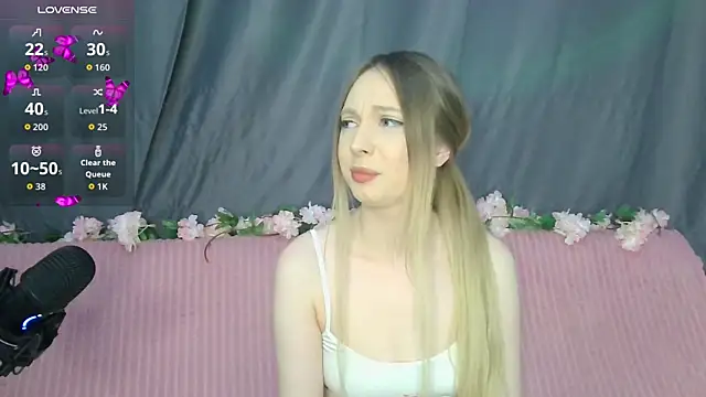 Snapshot of BabbbyFoxxx chatting on December 2025 04:07:02 AM BabbbyFoxxx online show from December 2025 04:07:02 AM