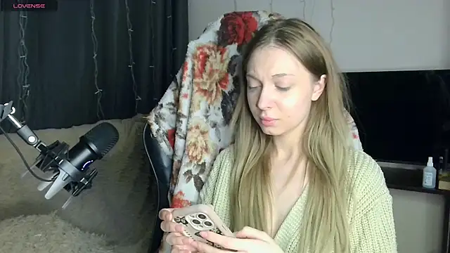 Snapshot of BabbbyFoxxx chatting on April 2026 10:29:01 PM BabbbyFoxxx online show from April 2026 10:29:01 PM