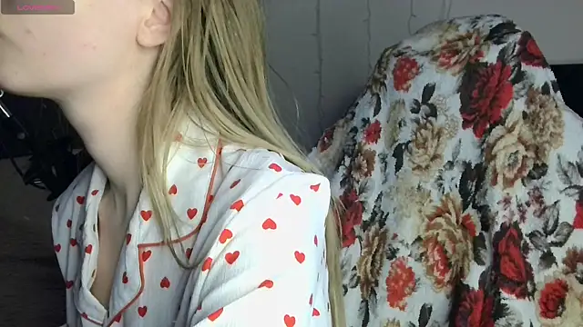 Snapshot of BabbbyFoxxx chatting on April 2026 05:07:02 AM BabbbyFoxxx online show from April 2026 05:07:02 AM