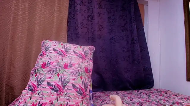 Snapshot of sweegirl69 chatting on November 2025 11:56:02 AM sweegirl69 online show from November 2025 11:56:02 AM