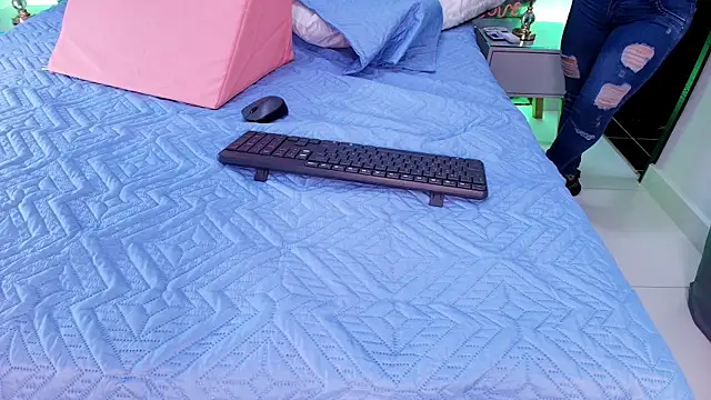 Snapshot of sweegirl69 chatting on November 2025 11:53:02 AM sweegirl69 online show from November 2025 11:53:02 AM