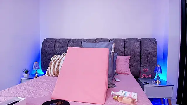 Snapshot of sweegirl69 chatting on November 2025 12:04:01 PM sweegirl69 online show from November 2025 12:04:01 PM