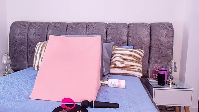 Snapshot of sweegirl69 chatting on November 2025 12:05:02 PM sweegirl69 online show from November 2025 12:05:02 PM