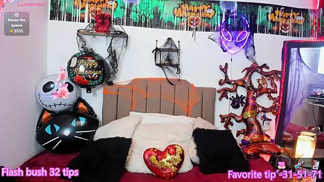 Snapshot of Elisabeth_swan chatting on October 2025 12:19:02 PM Elisabeth swan online show from October 2025 12:19:02 PM