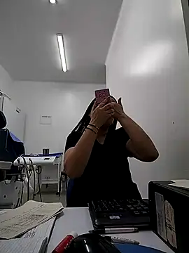 Snapshot of Madisson-04_ chatting on October 2025 12:25:02 PM Madisson-04 online show from October 2025 12:25:02 PM