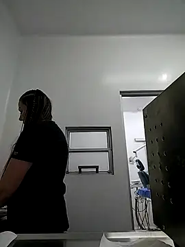 Snapshot of Madisson-04_ chatting on October 2025 07:44:01 PM Madisson-04 online show from October 2025 07:44:01 PM