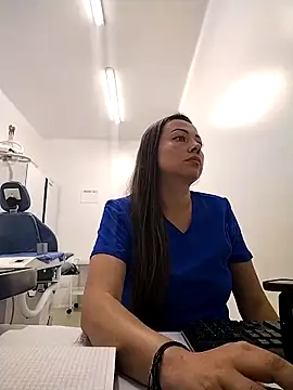 Snapshot of Madisson-04_ chatting on October 2025 08:09:02 PM Madisson-04 online show from October 2025 08:09:02 PM