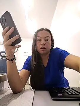 Snapshot of Madisson-04_ chatting on October 2025 08:31:01 PM Madisson-04 online show from October 2025 08:31:01 PM