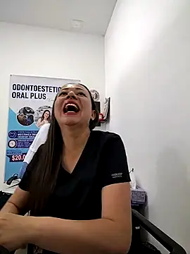 Snapshot of Madisson-04_ chatting on November 2025 03:34:02 PM Madisson-04 online show from November 2025 03:34:02 PM