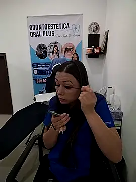 Snapshot of Madisson-04_ chatting on November 2025 06:29:02 PM Madisson-04 online show from November 2025 06:29:02 PM