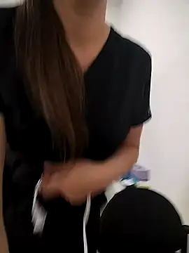 Snapshot of Madisson-04_ chatting on November 2025 12:33:01 PM Madisson-04 online show from November 2025 12:33:01 PM