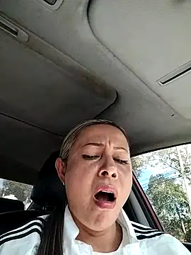 Snapshot of Madisson-04_ chatting on November 2025 07:02:02 PM Madisson-04 online show from November 2025 07:02:02 PM