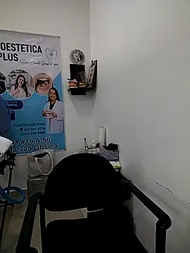 Snapshot of Madisson-04_ chatting on November 2025 03:45:01 PM Madisson-04 online show from November 2025 03:45:01 PM