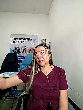 Snapshot of Madisson-04_ chatting on November 2025 03:13:02 PM Madisson-04 online show from November 2025 03:13:02 PM