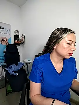 Snapshot of Madisson-04_ chatting on November 2025 06:32:01 PM Madisson-04 online show from November 2025 06:32:01 PM