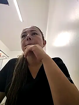 Snapshot of Madisson-04_ chatting on December 2025 02:59:01 PM Madisson-04 online show from December 2025 02:59:01 PM