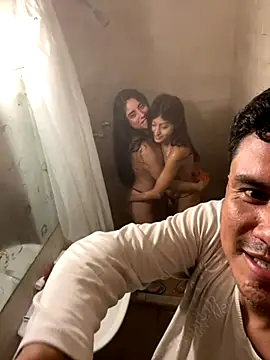 Snapshot of Clavelnegro chatting on October 2025 01:39:02 AM Clavelnegro online show from October 2025 01:39:02 AM