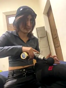 Clavelnegro online show from December 2025 05:07:02 PM