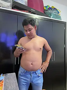 Snapshot of Danimiles chatting on February 2026 05:36:01 AM Danimiles online show from February 2026 05:36:01 AM