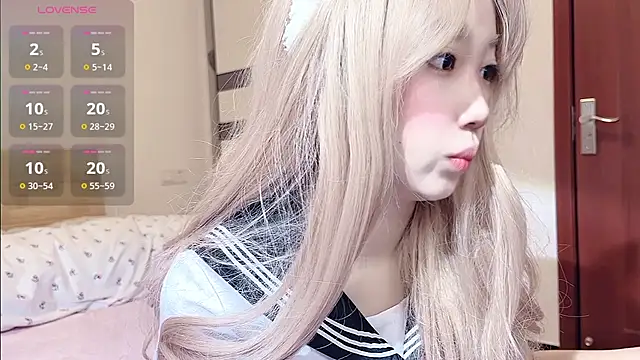 Snapshot of TuTu0066 chatting on April 2026 06:30:02 AM TuTu0066 online show from April 2026 06:30:02 AM