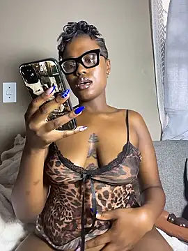 Moonzy77 online show from January 2026 12:51:02 PM