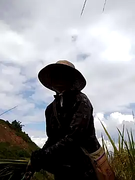 Snapshot of samsam-bae chatting on September 2025 06:59:02 AM samsam-bae online show from September 2025 06:59:02 AM