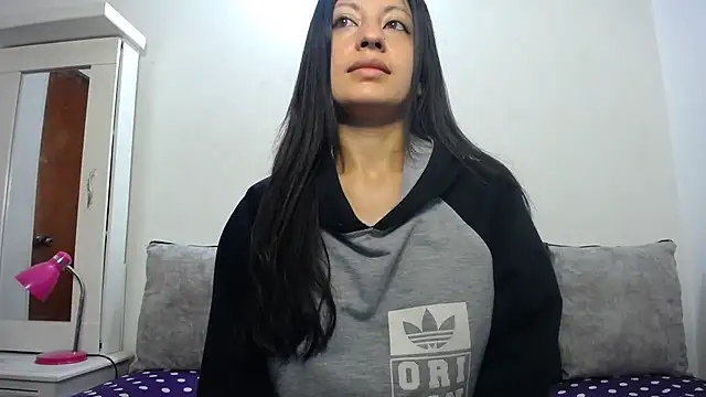 Taylormegan online show from November 2025 02:38:01 PM