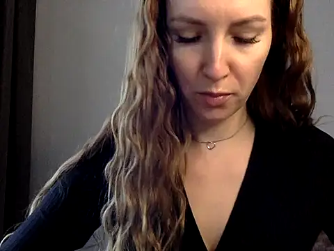 Varnyx online show from November 2025 10:48:02 AM