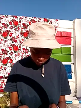 SweetSlenderChoc online show from April 2026 02:00:02 PM