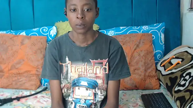 Snapshot of SweetSlenderChoc chatting on April 2026 05:41:02 PM SweetSlenderChoc online show from April 2026 05:41:02 PM