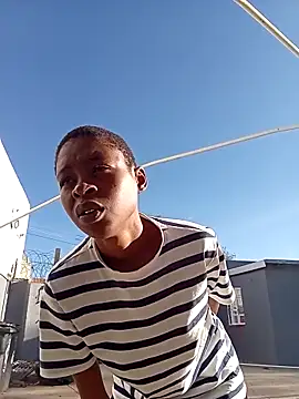 Snapshot of SweetSlenderChoc chatting on May 2026 02:00:01 PM SweetSlenderChoc online show from May 2026 02:00:01 PM